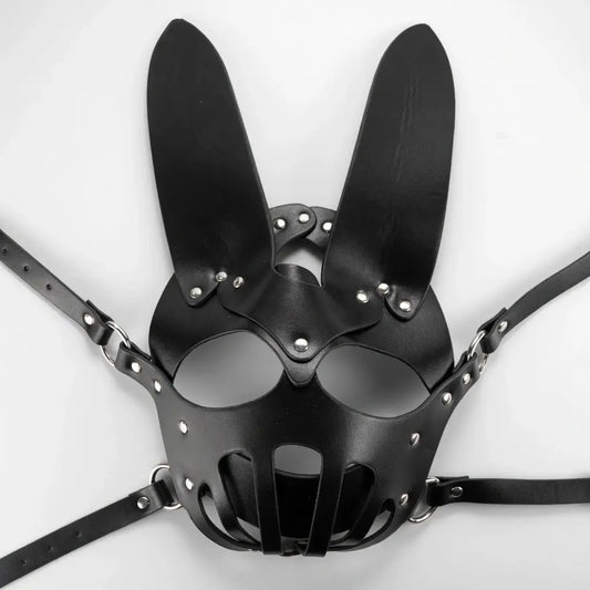 visuel du masque dark bunny proposé sur le kinkypupshop, accessoire de petplay en cuir noir