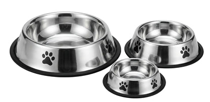 Image représentant les 3 gamelles pour comparer les tailles, elles sont en inox, et ont toute le même design avec des pattes de chien et de chat dessus