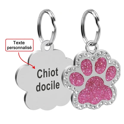 l'image du médaillon en rose du kinkypupshop dessus il est écrit chiot docile